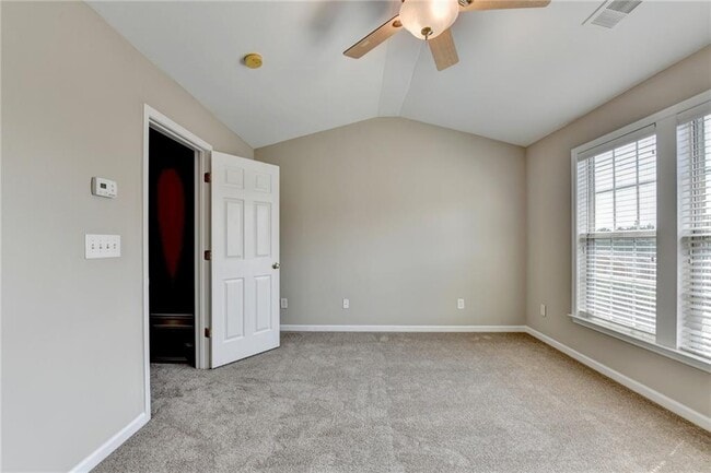 Building Photo - 4020 Edgecomb Dr