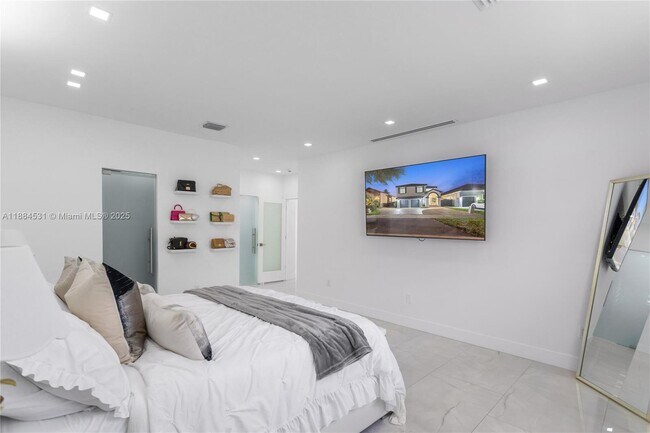 Building Photo - 8740 NW 153rd Terrace