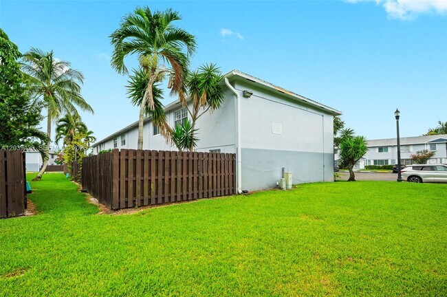 Building Photo - 1774 SW 81st Ln
