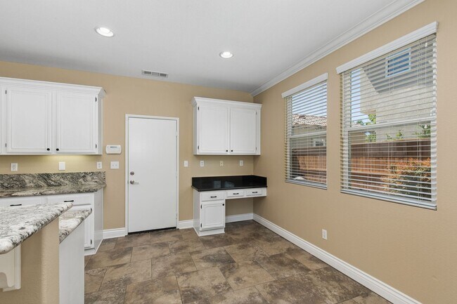 Building Photo - Paseo Del Sol, 5 br/3 ba House, 2-Story, 3 car gar, yard, corner house, gardener, granite, hardwo...