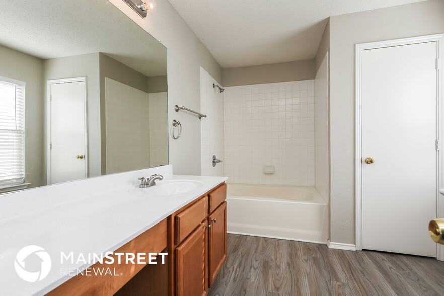 Building Photo - 7301 Moon Ridge Ct