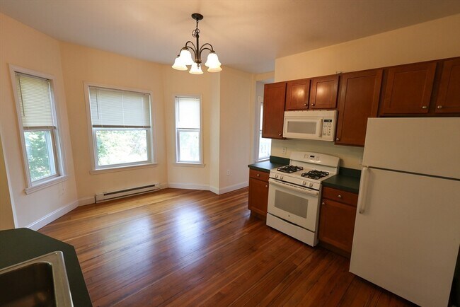Building Photo - 72 Grampian Way