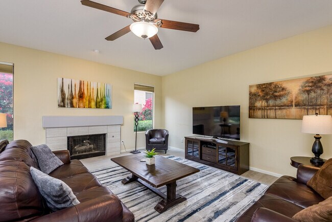 Building Photo - 6417 E Marilyn Rd