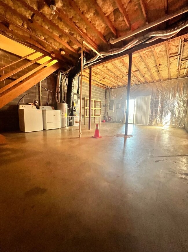 Building Photo - Great Duplex in Briarwood