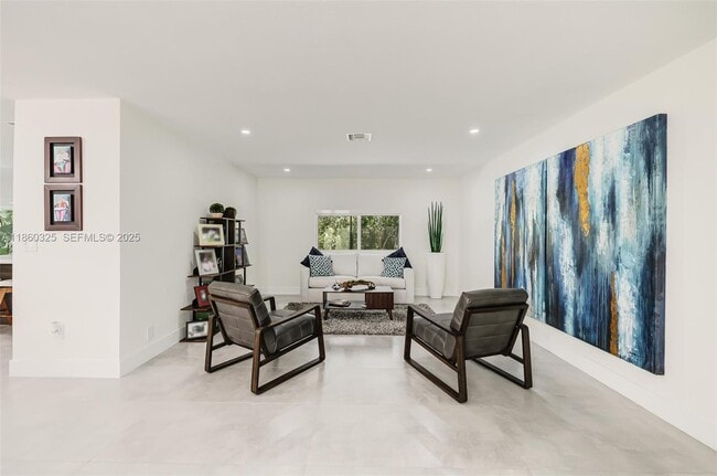 Building Photo - 17460 SW 85th Ave