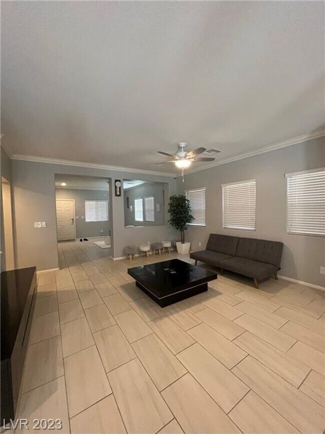 Building Photo - BEAUTIFUL HOME IMMACULATE AND READY TO MOVE-IN