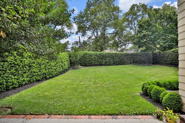 Building Photo - 20 Rosalie Ave