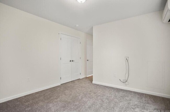 Building Photo - West Washington Townhomes