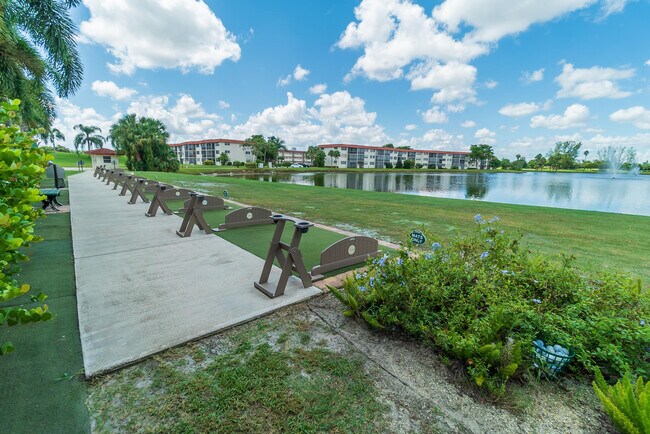 Building Photo - 9420 S Hollybrook Lake Dr