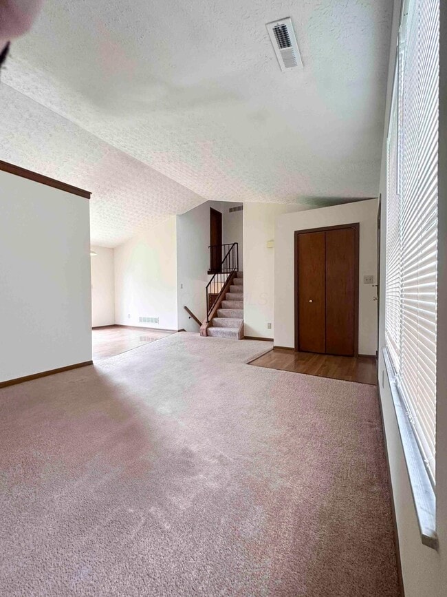 Building Photo - 7947 Schoolside Dr