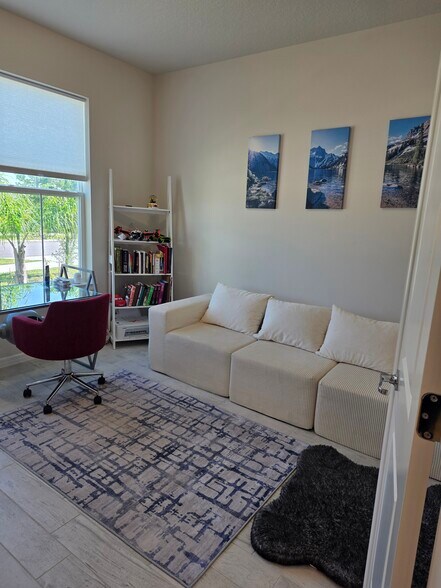 Building Photo - 12963 Brookside Moss Dr