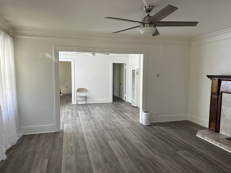 Large dining area attached to very sizable living room - 5027 2nd Ave