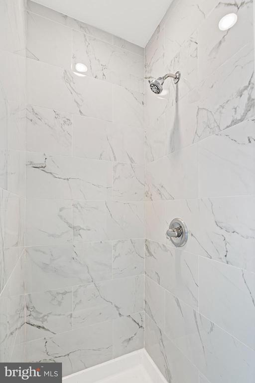 Building Photo - 3034 Arunah Ave