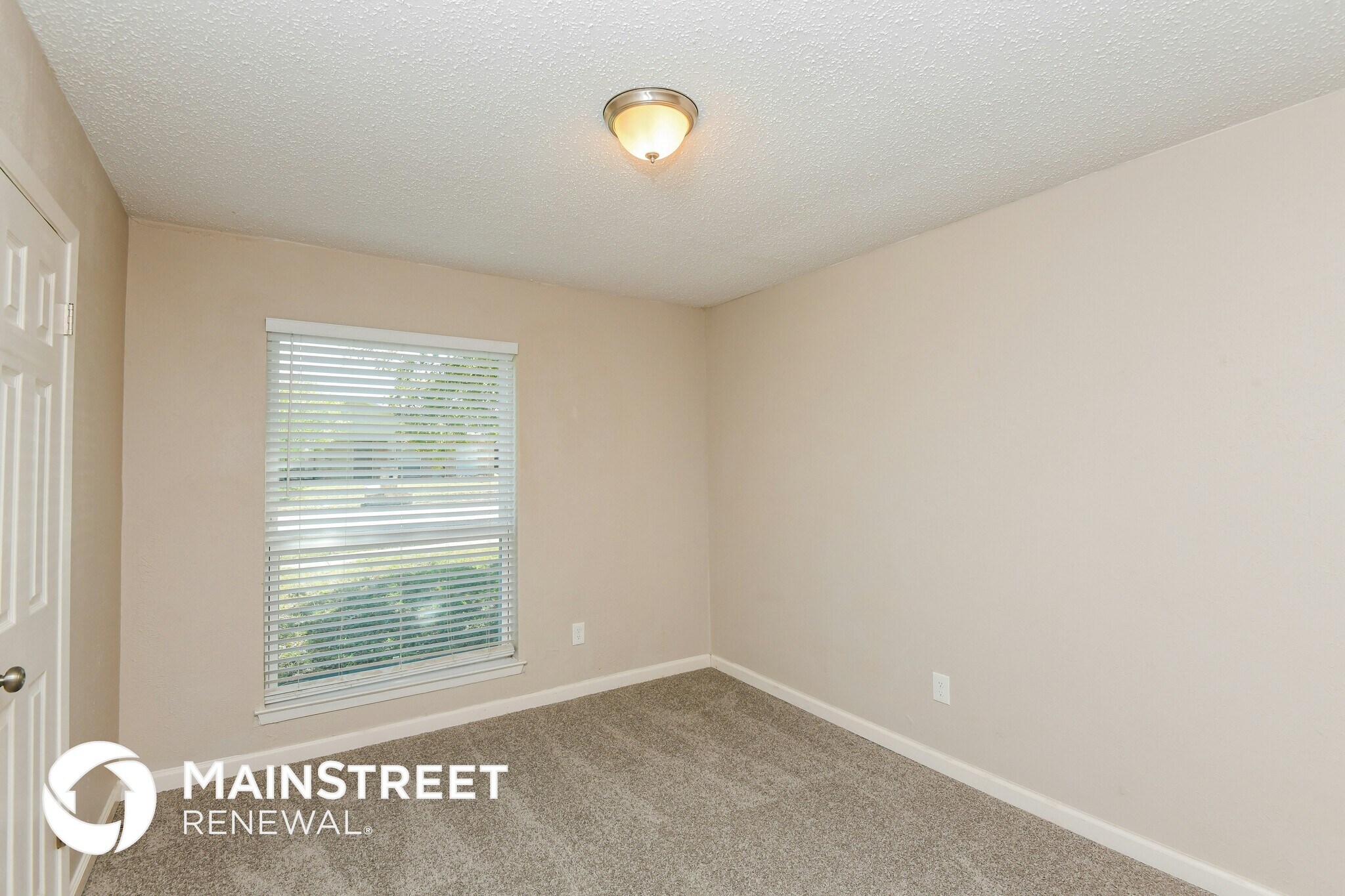 Building Photo - 1905 Christopher Dr