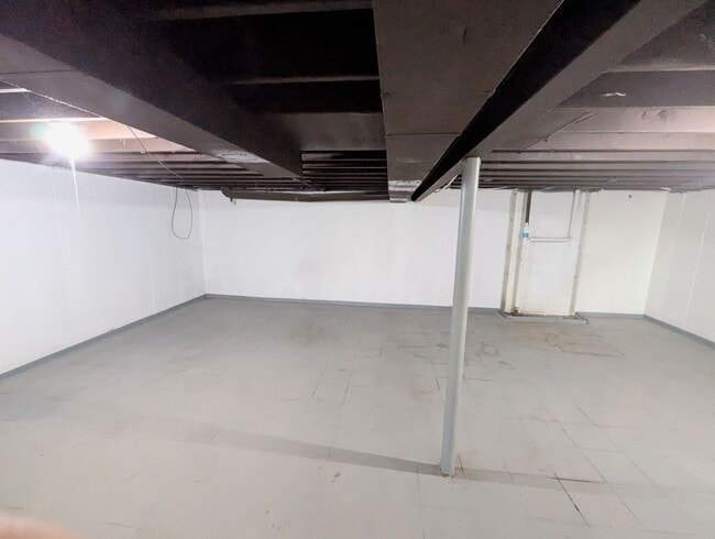 Building Photo - Room to Dream: Spacious 3-Bed in Spanish Lake