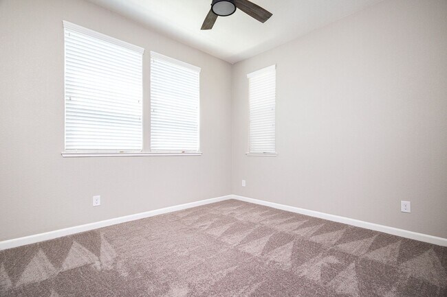 Building Photo - 9733 Tribeca Dr
