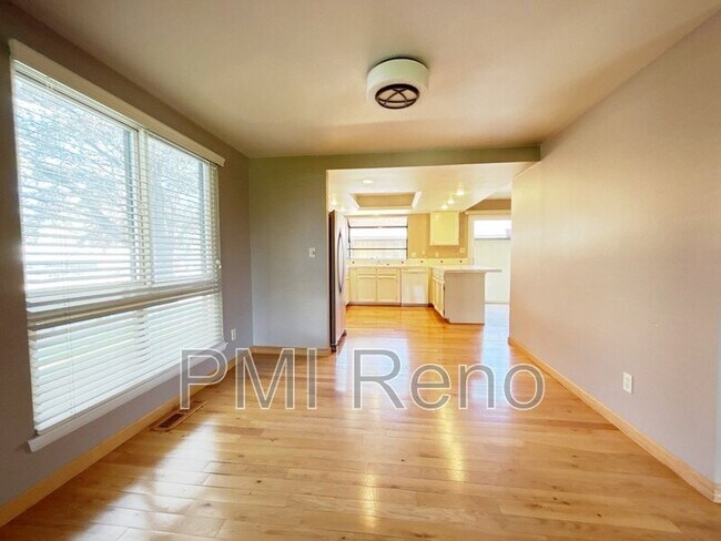 Building Photo - 1555 Foster Dr