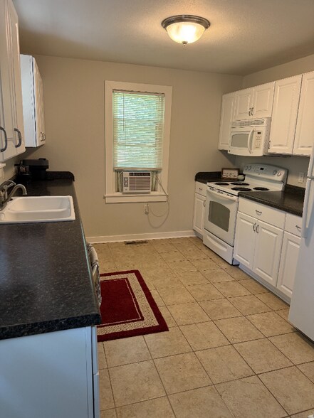 Building Photo - 116 Sioux Dr