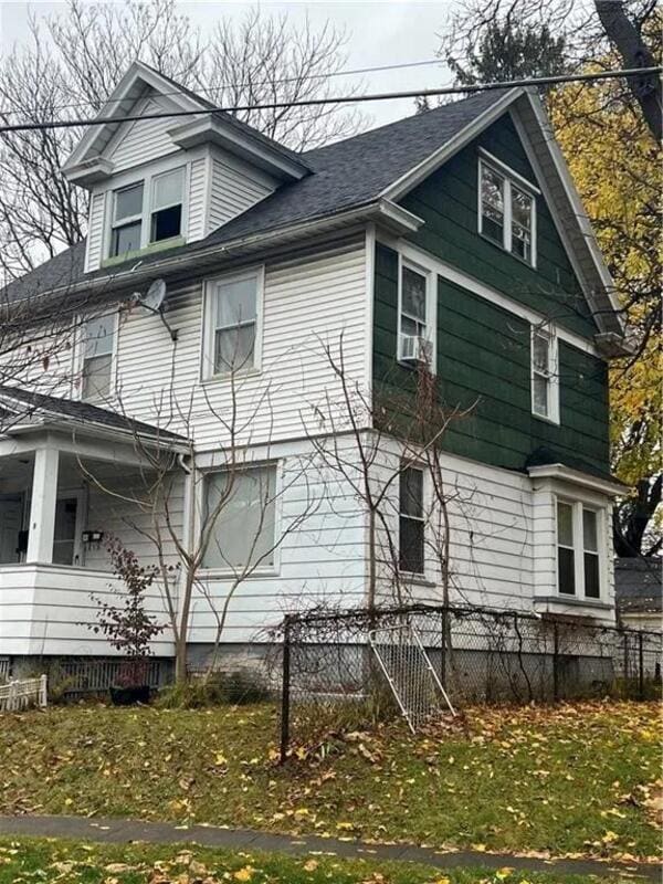 Building Photo - 8 Rocket St