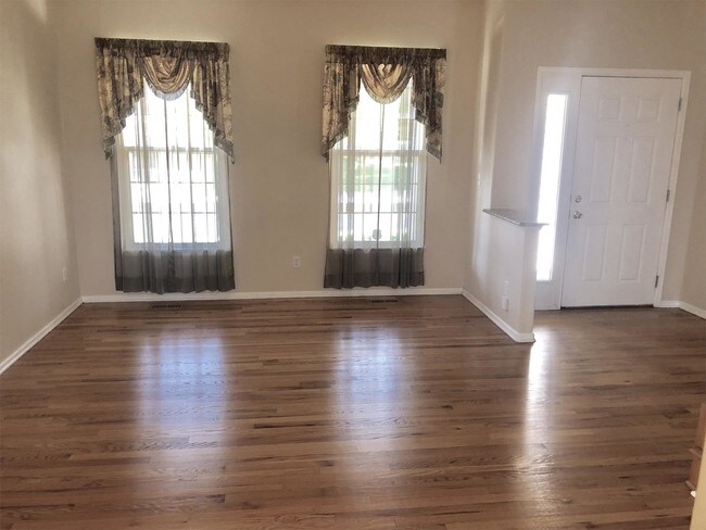 Building Photo - 2585 Clayton Cir