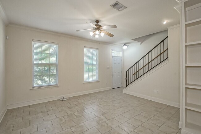 Building Photo - 10600 Lakes Blvd