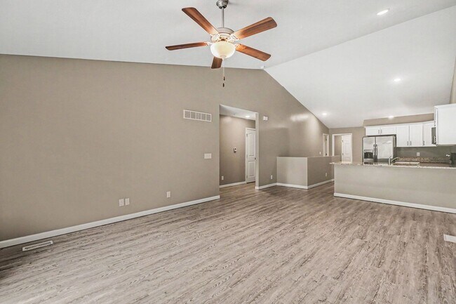 Building Photo - Great location, Just off Dodge and 168th!