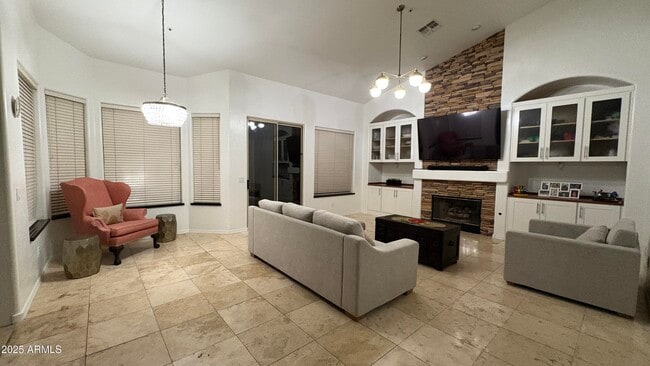 Building Photo - 13980 E Kalil Dr