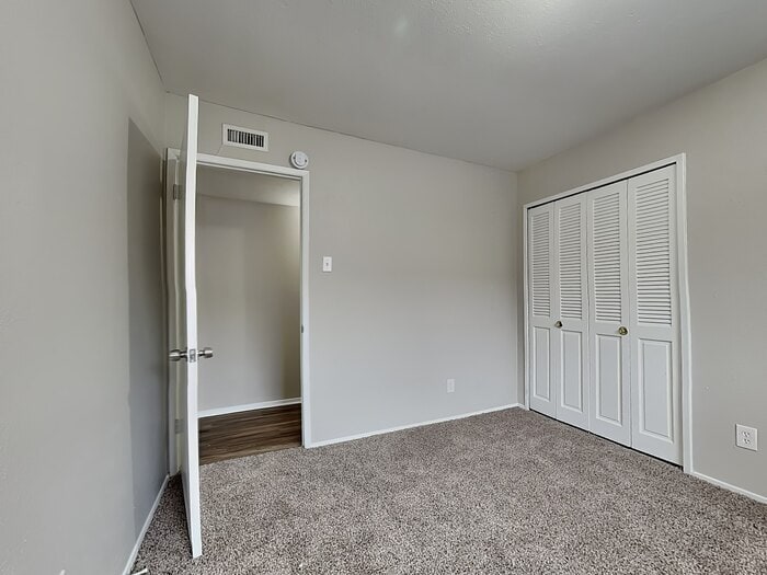 Building Photo - 446 Thistle Dr