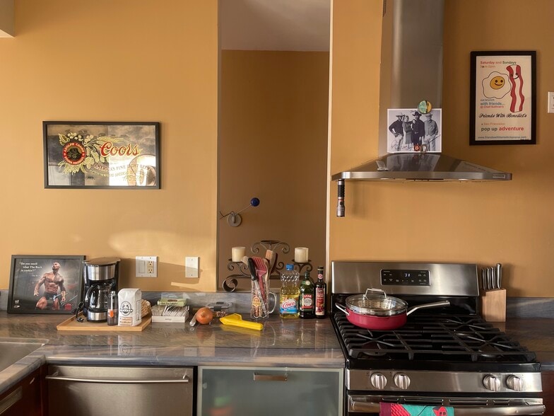 Kitchen - 12A Reno Pl