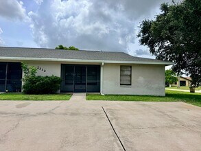 Building Photo - 2 Bedrooms 2 Bath Duplex in Cape Coral