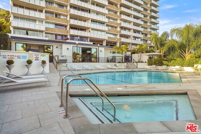 Building Photo - 8787 Shoreham Dr