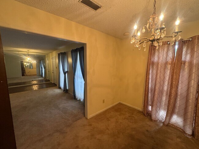 Building Photo - 3324 Cross Creek Dr