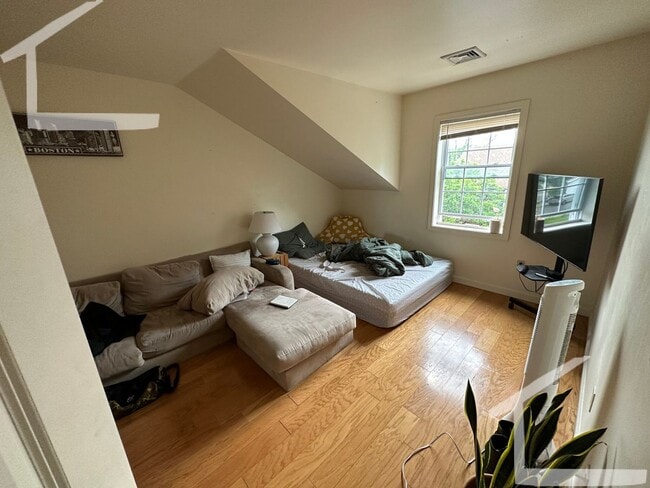 Building Photo - Five Bedroom + Two & half Bath TownHouse * Lower Allston