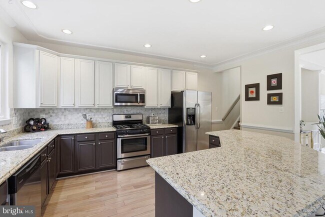 Building Photo - 47716 Bowline Terrace