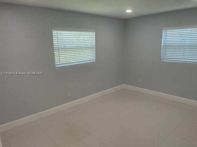 Building Photo - 40 NE 48th Ct