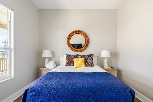 Building Photo - 804 1/2 Johnson Crawford Cir