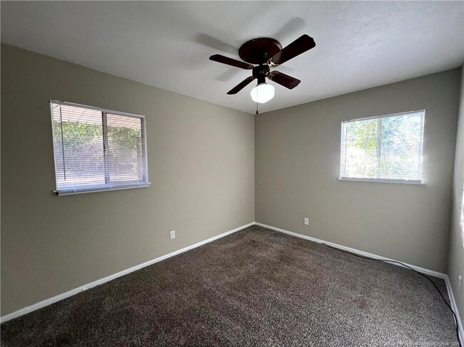 Building Photo - 1602 Crescent Dr