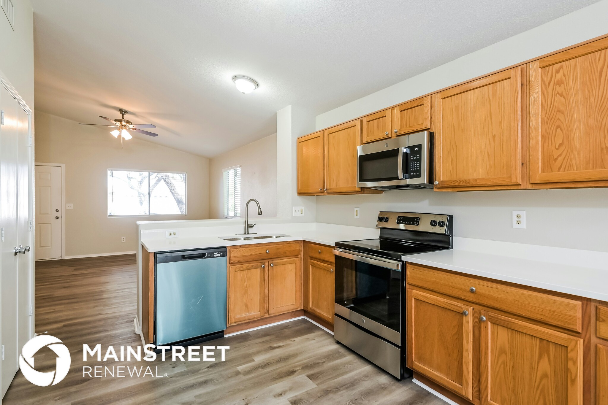 Building Photo - 8669 S Desert Dove Dr