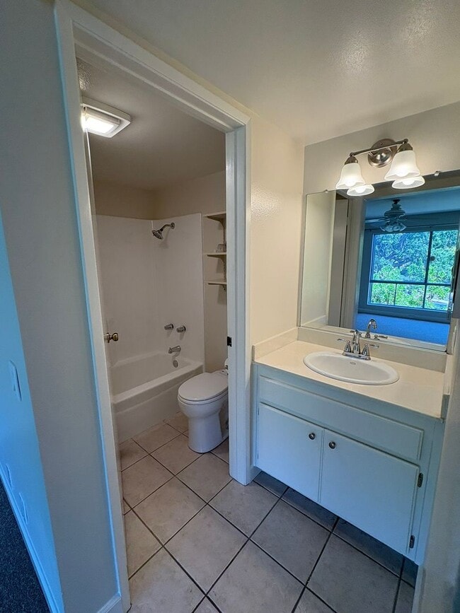 Building Photo - Stunning 2-Bed, 2-Bath Retreat