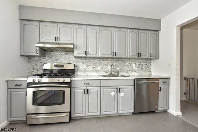 Building Photo - 398 Mayer Ct
