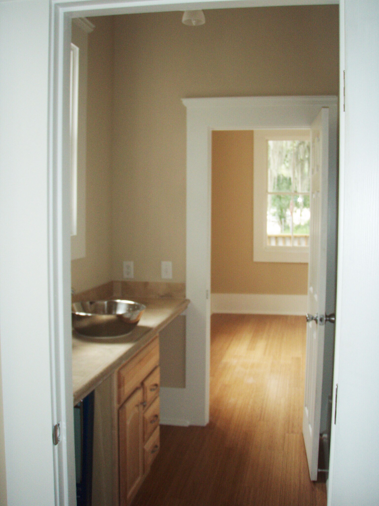 Building Photo - 302 W 40th St
