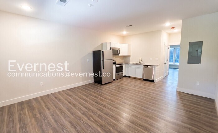 Building Photo - 5407 Hixson Pike