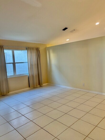 Building Photo - 3694 Miramontes Cir