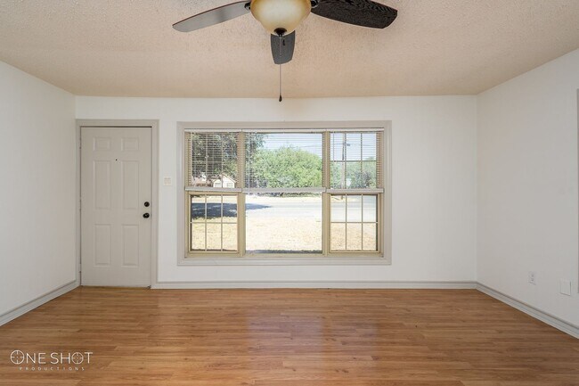 Building Photo - 2349 Highland Ave