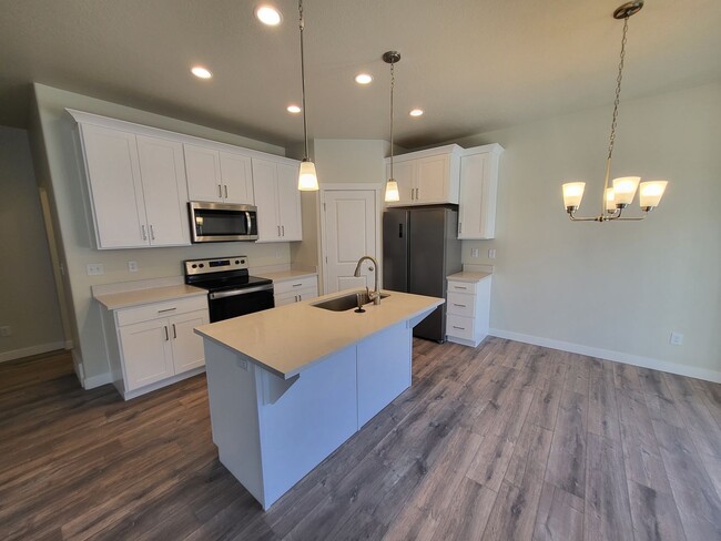 Building Photo - Brand New Townhomes Available