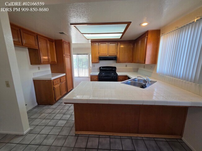 Building Photo - Price Lowered! Moreno Valley 4 Bedroom Home