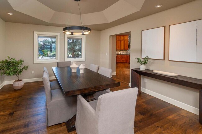 Building Photo - Stunning Tumalo Estate-6 Bed - 7.5 Bath ov...
