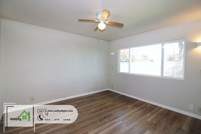 Building Photo - 310 Woodhill Dr