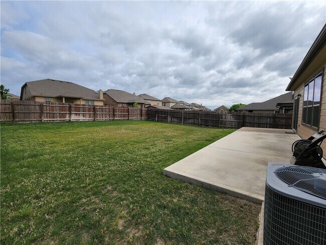 Building Photo - 222 Telluride Dr