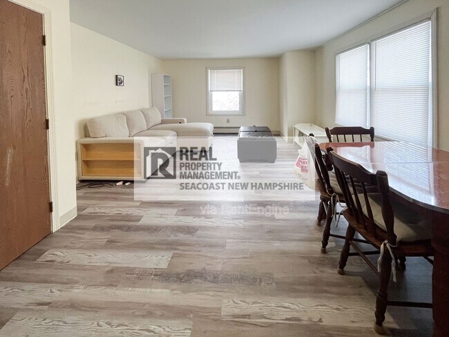 Building Photo - 17 Ellison Dr